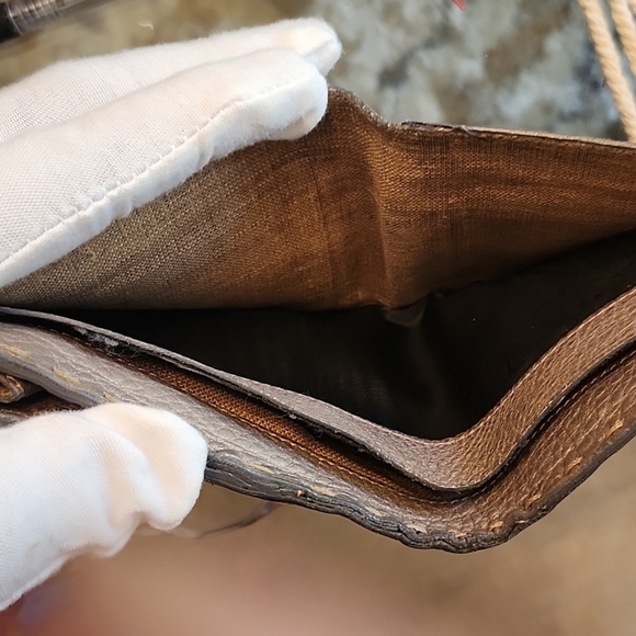 Fendi Gold Tan Wallet On An Unbranded Chain - Picture 10 of 12